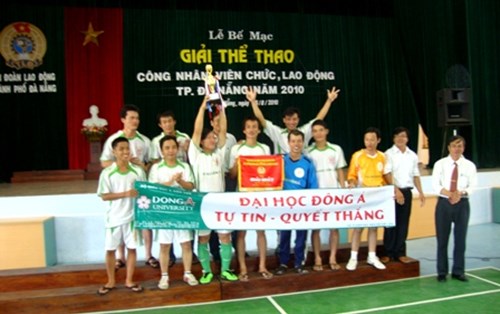 Bóng đá nam Mini Liên đoàn Lao Động TP - ĐH Đông Á Đoạt cúp vô địch